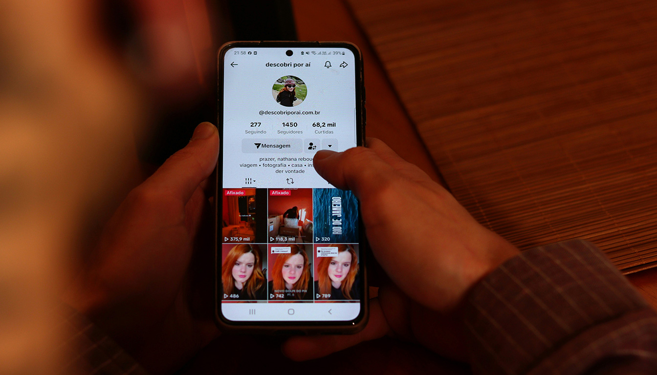 découvrez comment partager facilement un reel instagram sur tiktok et explorez la pertinence de dupliquer vos publications pour maximiser votre visibilité sur les réseaux sociaux.