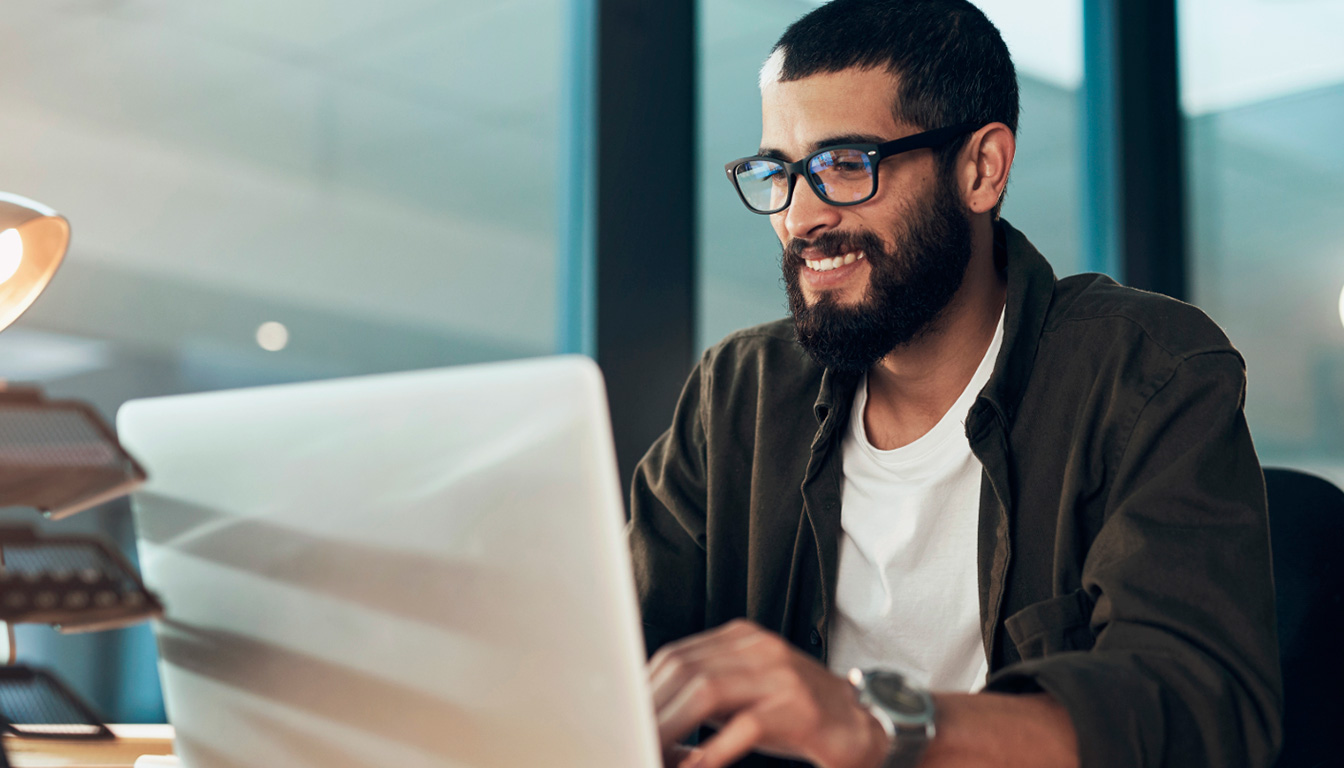 Quel protocole assure la communication entre un ordinateur et un serveur web ?
