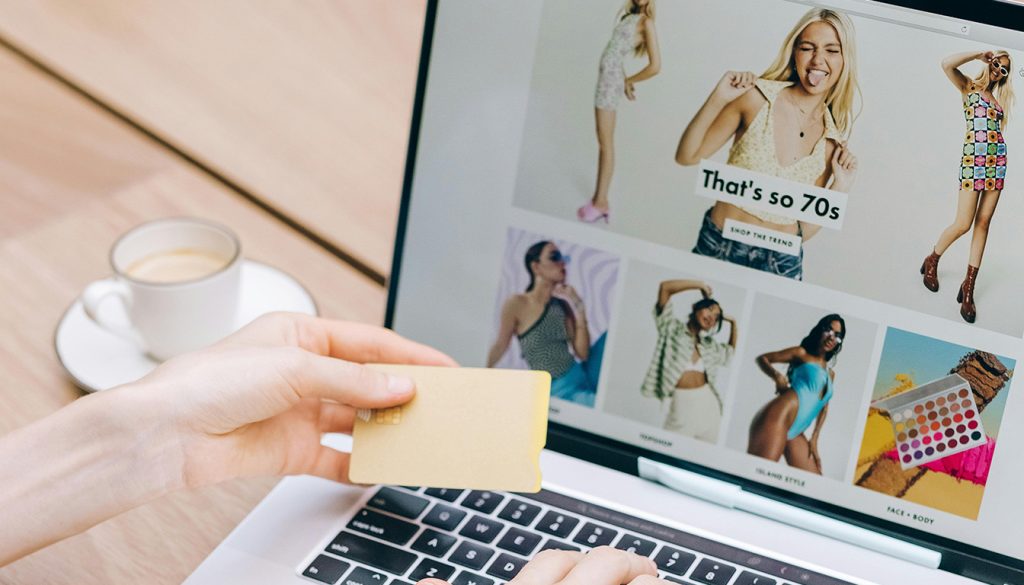 Découvrez si Prestashop est vraiment gratuit, les fonctionnalités incluses dans la version gratuite et les options payantes pour optimiser votre boutique en ligne.