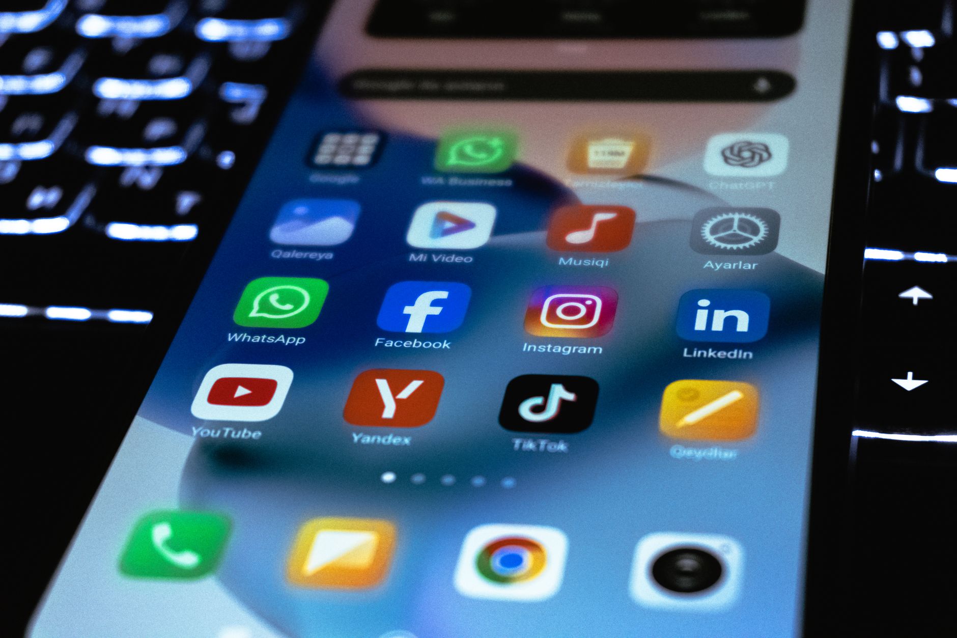 Instagram, WhatsApp, LinkedIn à quel — logos des réseaux sociaux Instagram WhatsApp LinkedIn