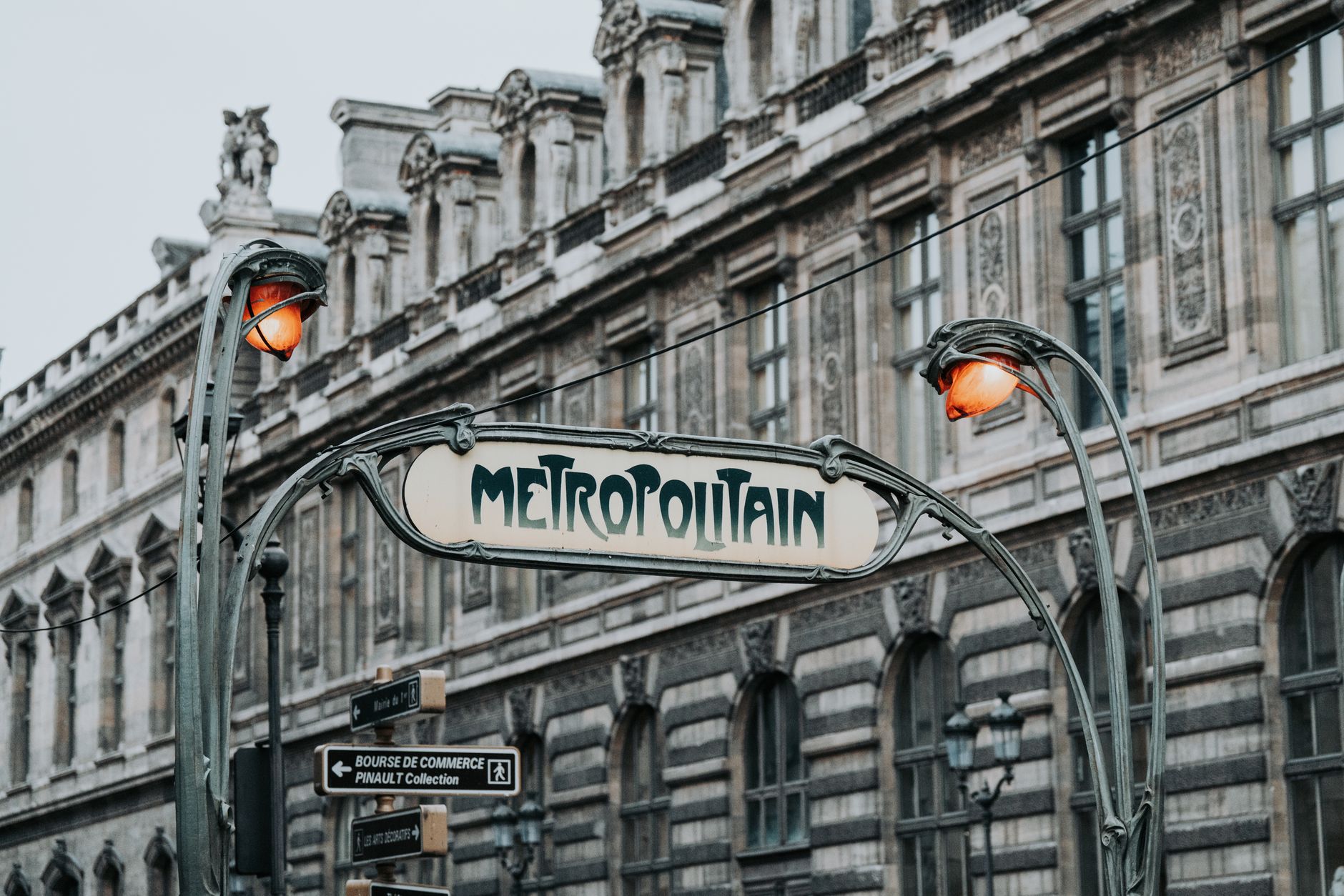 Un annuaire d’agences de communication sert à repérer, pas à classer — Trouver une entreprise de communication en France : annuaire et conseils